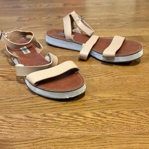 Steve Madden | Basic Tan Cream Buckled Sandals Strappy Shoes Women’s Size 11